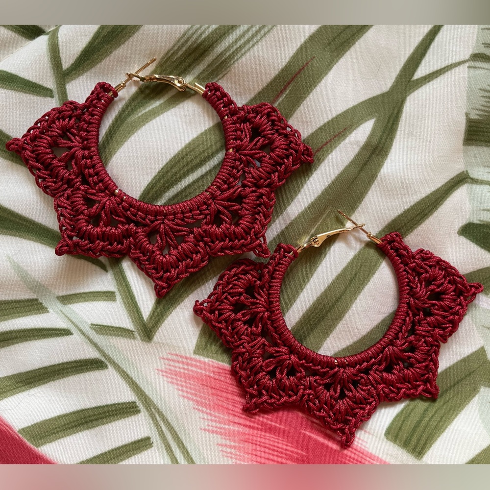 ❌SOLD❌CROCHET FLORAL LACE HOOP EARRINGS- MAROON